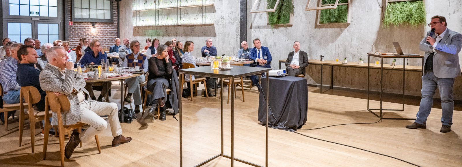 Fotoalbum - Hoe maak ik zelf met mijn GSM filmpjes?  - A12 Business Club - Evenement