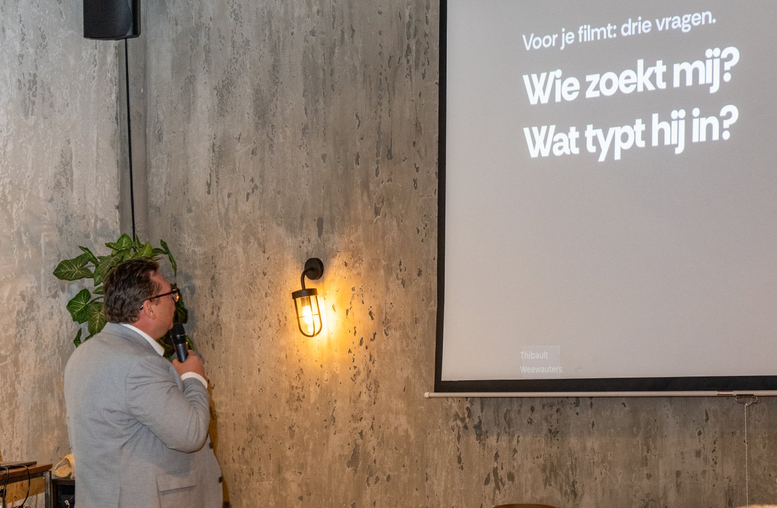 Fotoalbum - Hoe maak ik zelf met mijn GSM filmpjes?  - A12 Business Club - Evenement